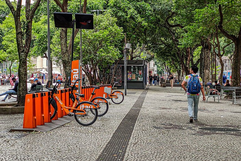Lapa: Boemia Icônica e Conforto para 4