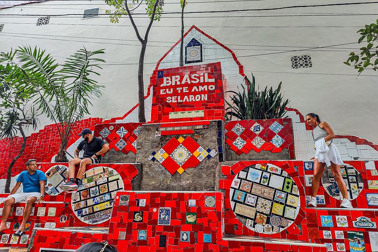 Lapa: Iconic Bohemian Retreat for 4 Guests