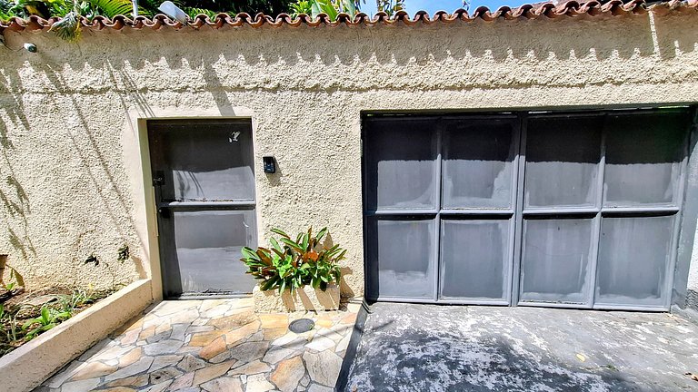 Mirante da Gávea: Forest, Pool, and View for 4