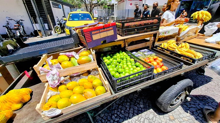 Apartamento em Copacabana perto da praia e do metrô | 4 hósp
