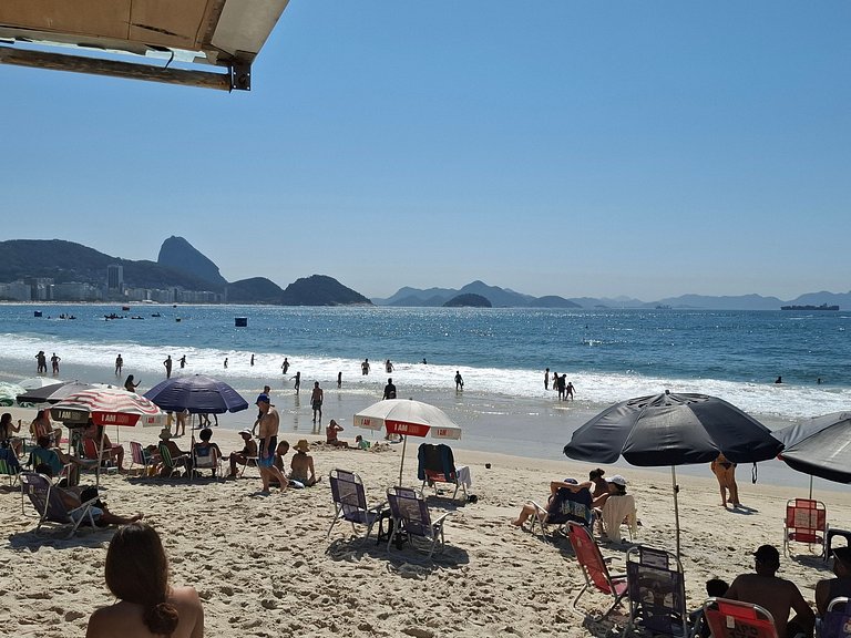 Apartamento em Copacabana perto da praia e do metrô | 4 hósp