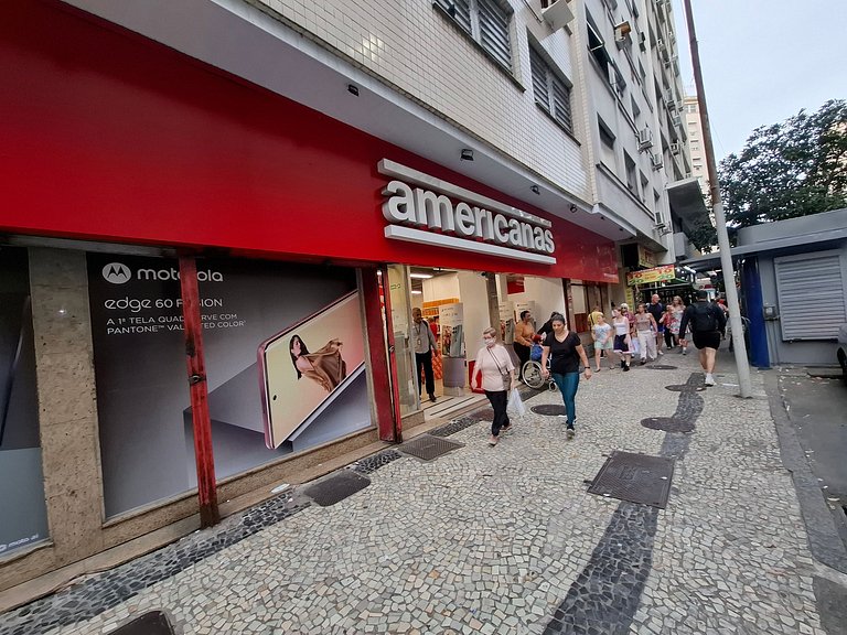 Apartamento em Copacabana perto da praia e do metrô | 4 hósp