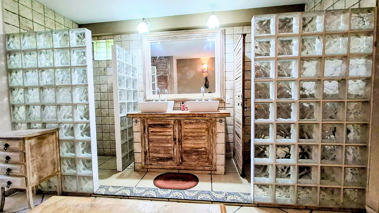 Mirante da Gávea: Forest, Pool, and View for 4