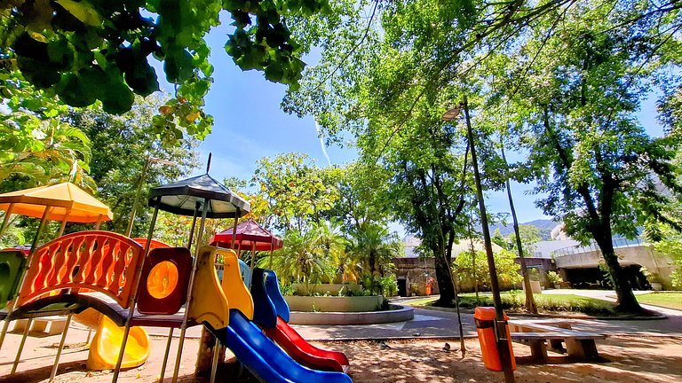 Mirante da Gávea: Forest, Pool, and View for 4