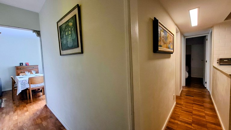 Copacabana: Spacious and Beach for 6