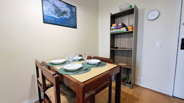 Leblon: beach and parking, accommodates 4 guests