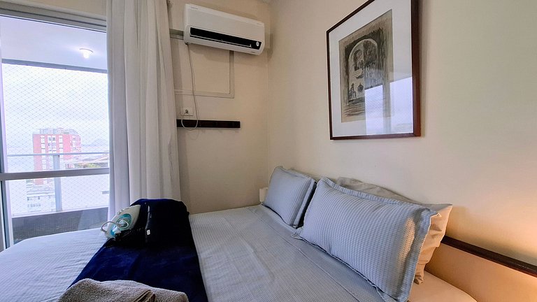 Leblon: beach and parking, accommodates 4 guests