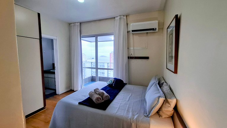 Leblon: beach and parking, accommodates 4 guests