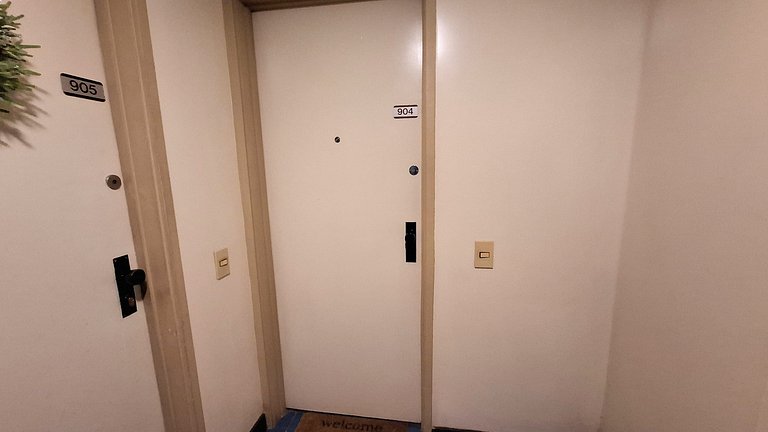 Leblon: Beach, Pool & Parking