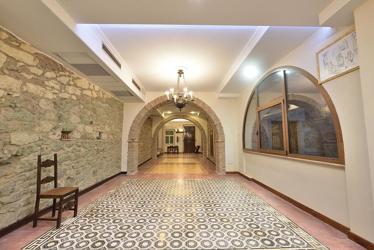 Cerdeña: Historia, Naturaleza y Confort para 3