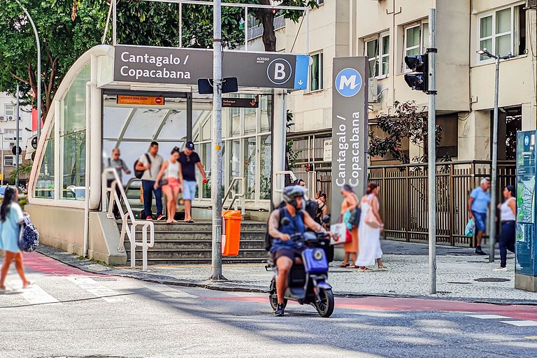 Copacabana: Confort, Una Cuadra de la Playa para 4