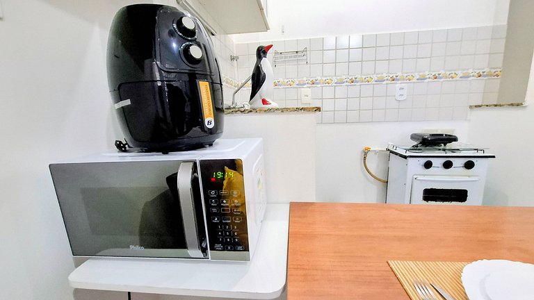 Copacabana: Conforto, Uma Quadra da Praia para 4