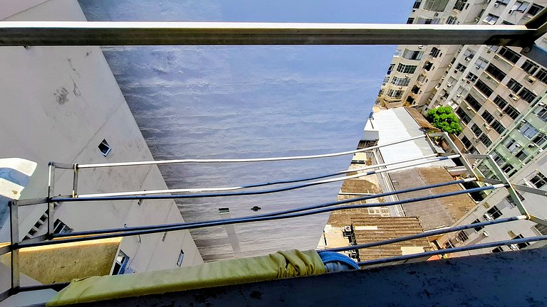 Copacabana: Conforto, Uma Quadra da Praia para 4