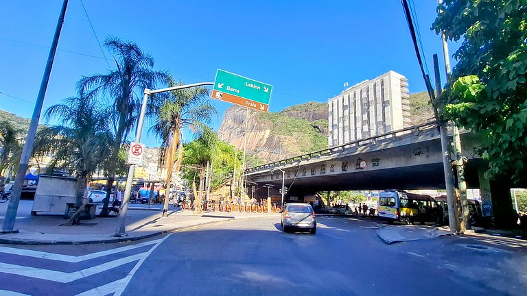 São Conrado: Balcony, Beach and Pool, 4 Guests
