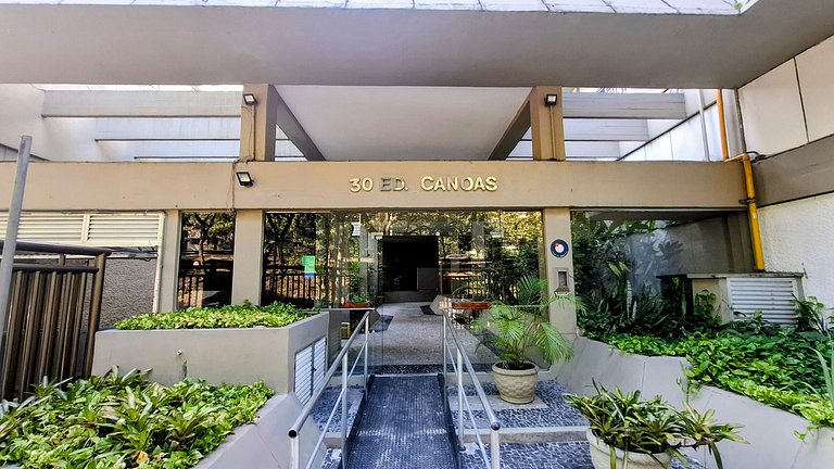 São Conrado: Balcony, Beach and Pool, 4 Guests