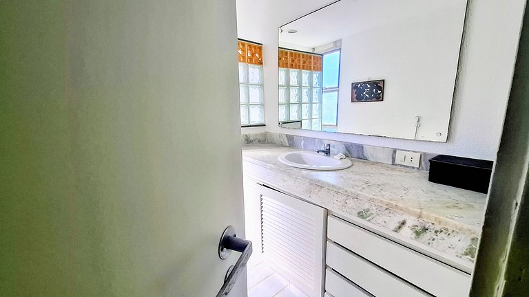 São Conrado: Balcony, Beach and Pool, 4 Guests