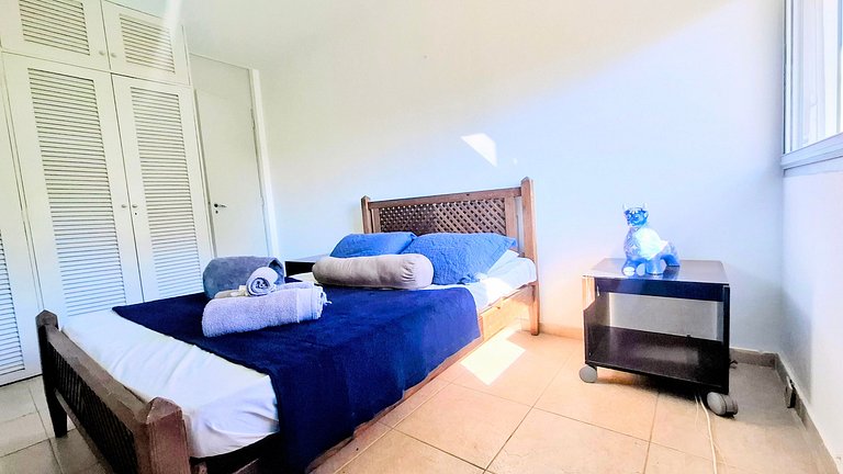 São Conrado: Balcony, Beach and Pool, 4 Guests