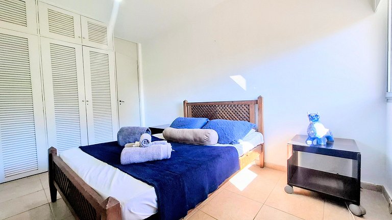 São Conrado: Balcony, Beach and Pool, 4 Guests