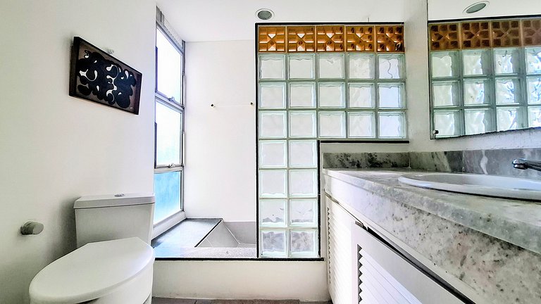 São Conrado: Balcony, Beach and Pool, 4 Guests