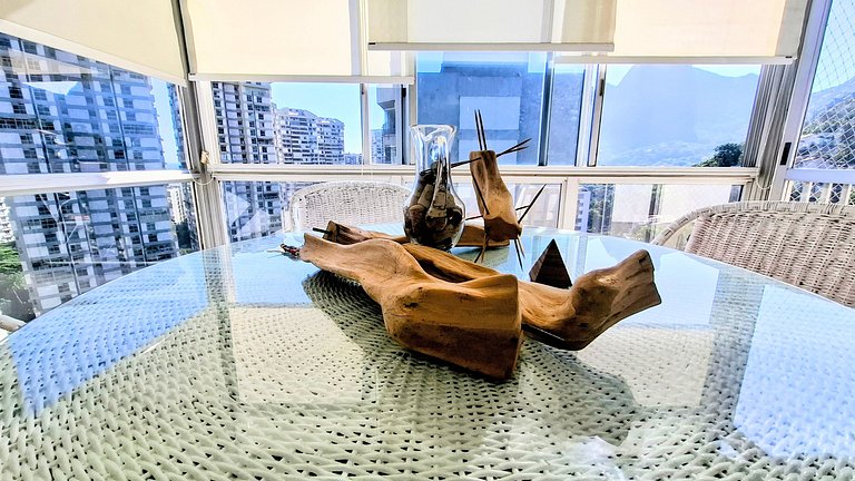 São Conrado: Balcony, Beach and Pool, 4 Guests