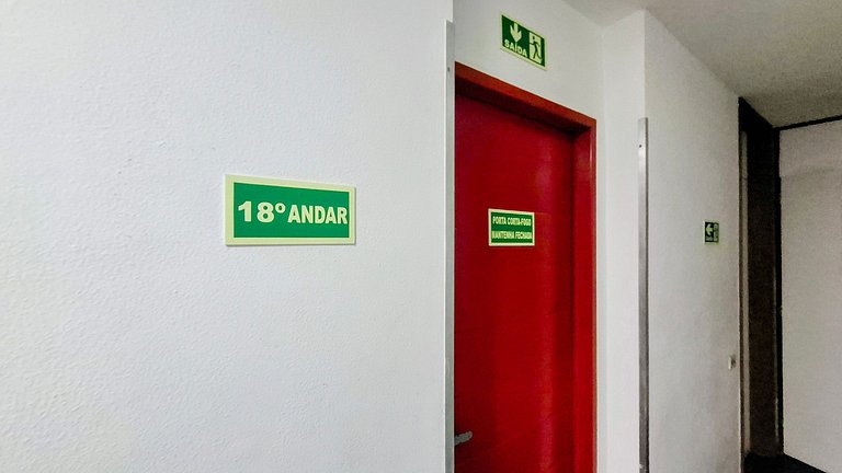 São Conrado: Balcony, Beach and Pool, 4 Guests