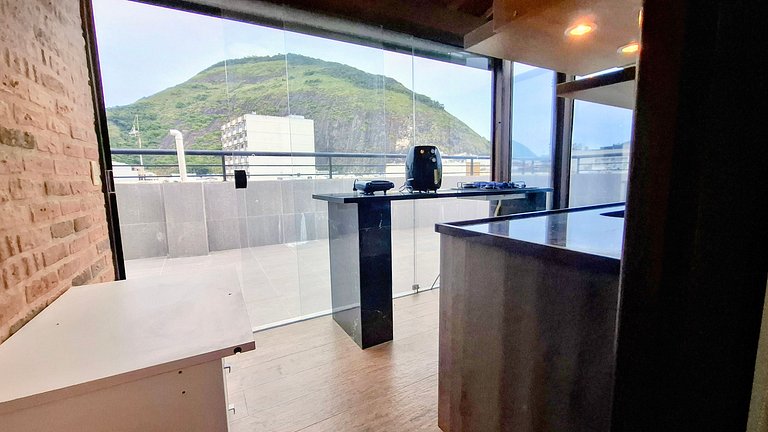 Copacabana: Penthouse with Ocean View, 4 Guests