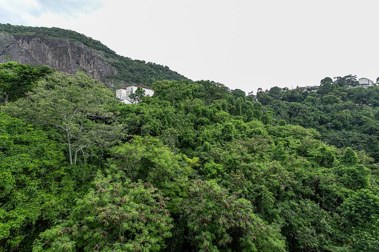 Copacabana: Forest view and comfort for 4