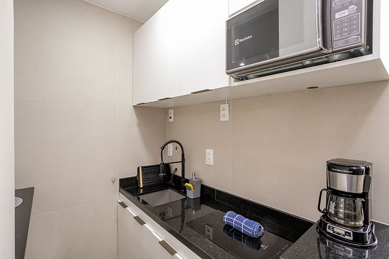 Copacabana: Walk to the beach, 4 guests, A/C