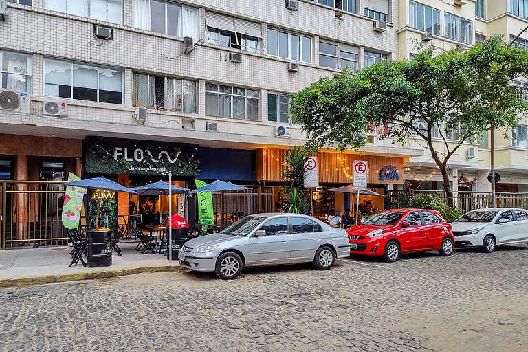 Copacabana: Walk to the beach, 4 guests, A/C