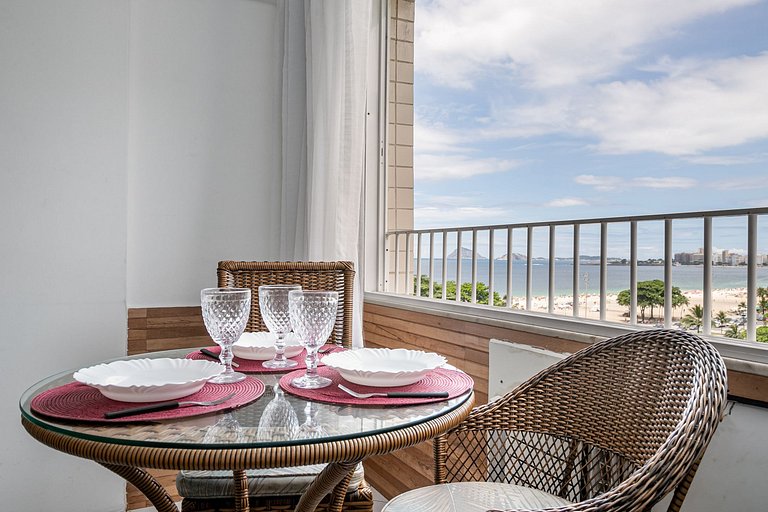 Vacation Apartment in Copacabana: Ocean View and Subway