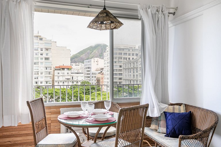 Copacabana: Beach View and Pet Friendly | 5 Guests