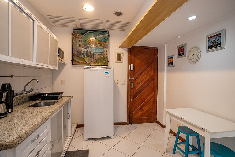 Apartment in Copacabana, sea view and subway