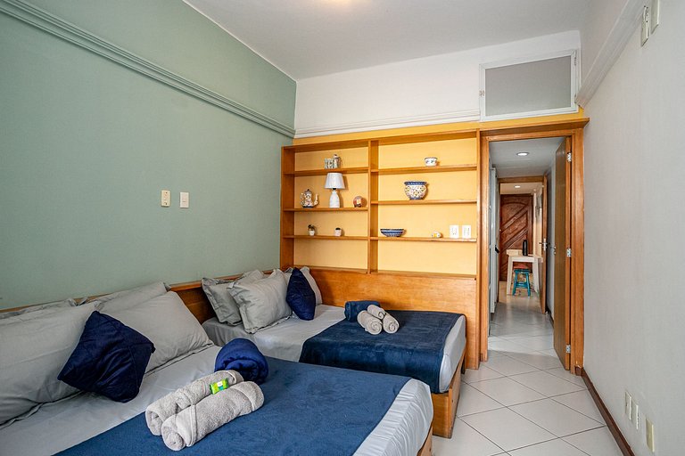 Vacation Apartment in Copacabana: Ocean View and Subway