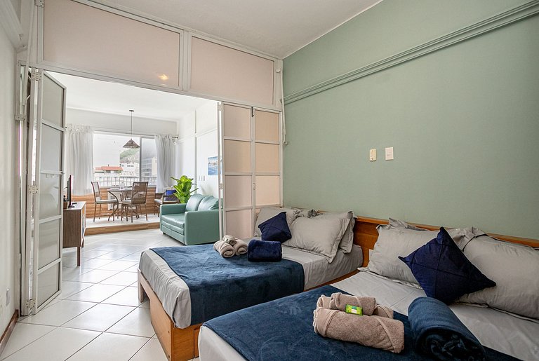 Vacation Apartment in Copacabana: Ocean View and Subway