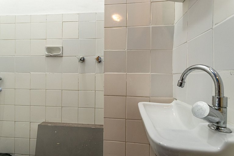 Glória: Comfort and Subway Access | 4 Guests