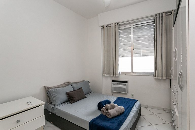 Copacabana: Comfortable for 4 Near the Beach