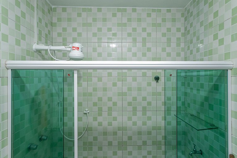 Copacabana: Comfortable for 4 Near the Beach