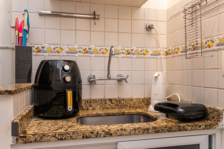 Copacabana: Comfortable for 4 Near the Beach