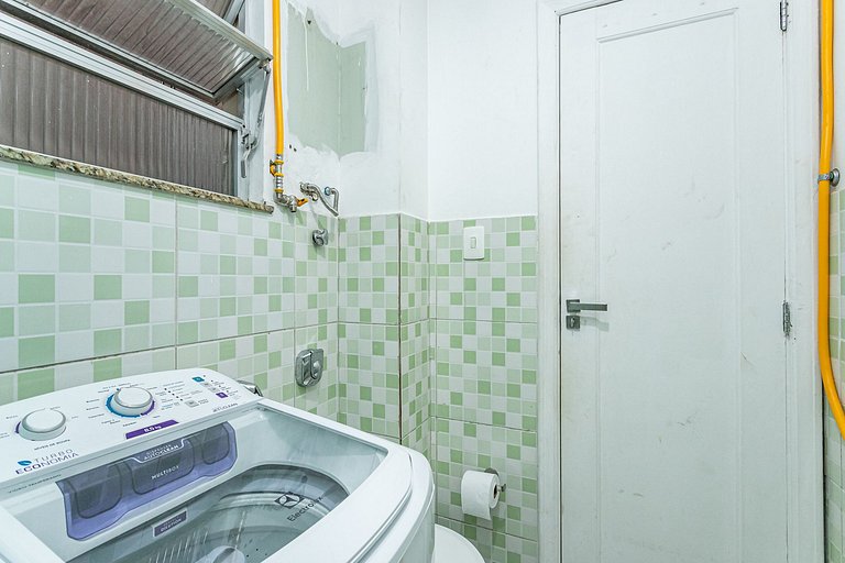 Copacabana: Comfortable for 4 Near the Beach