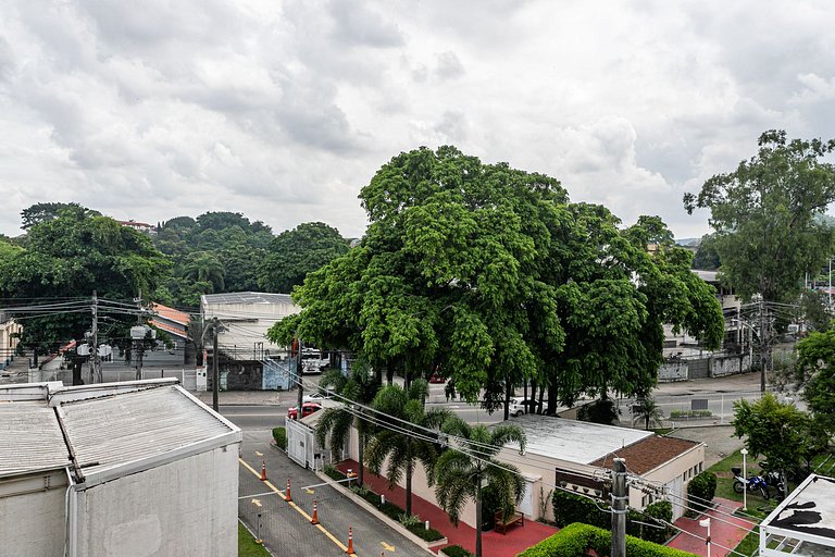 Barra: Piscina, Garagem e Conforto para 4