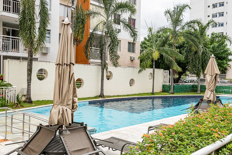 Barra: Piscina, Garagem e Conforto para 4