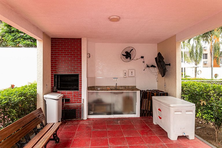 Barra: Piscina, Garagem e Conforto para 4