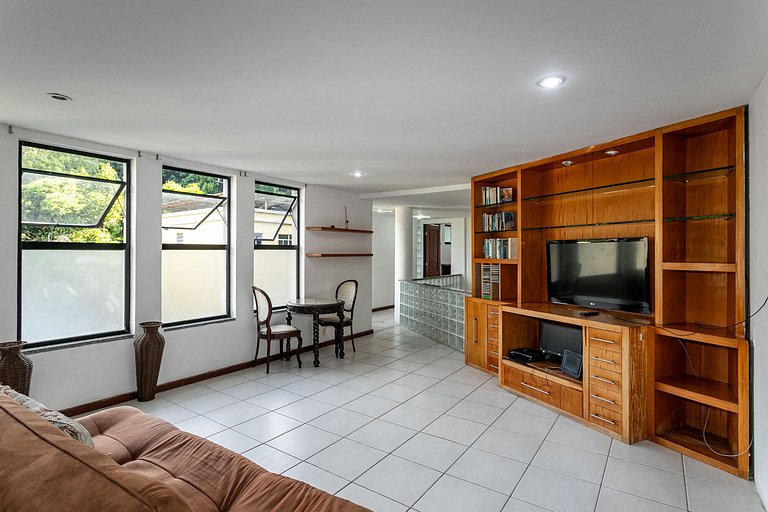 Laranjeiras Mansion: Comfort, Lux and Pool for 8