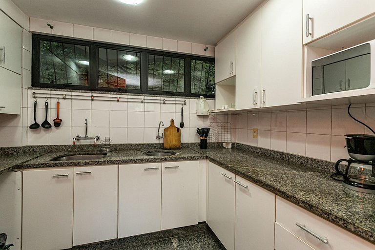 Laranjeiras Mansion: Comfort, Lux and Pool for 8