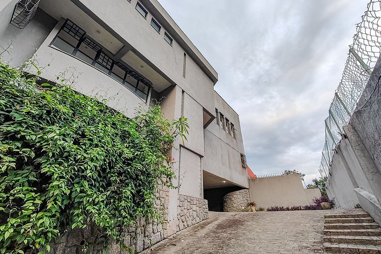 Laranjeiras Mansion: Comfort, Lux and Pool for 8