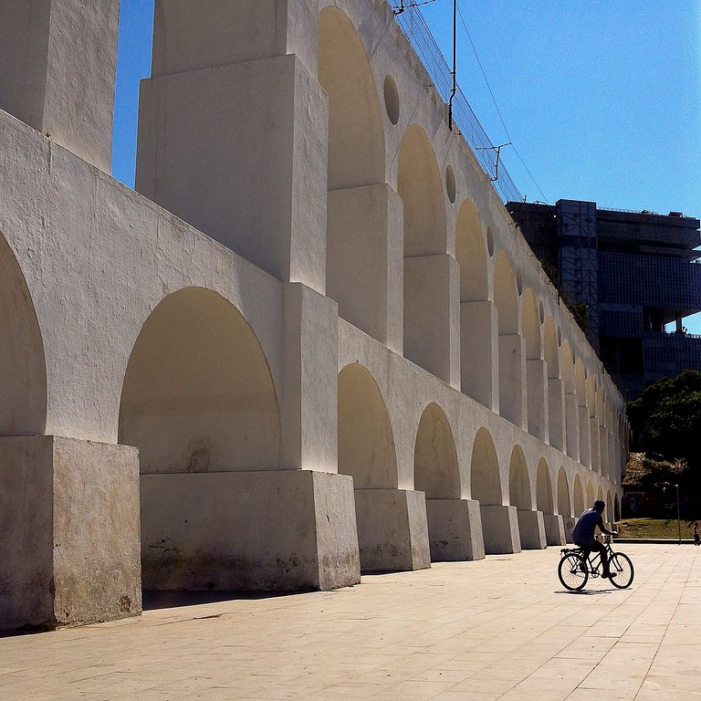 Rent apt Gloria Rio subway air conditioning