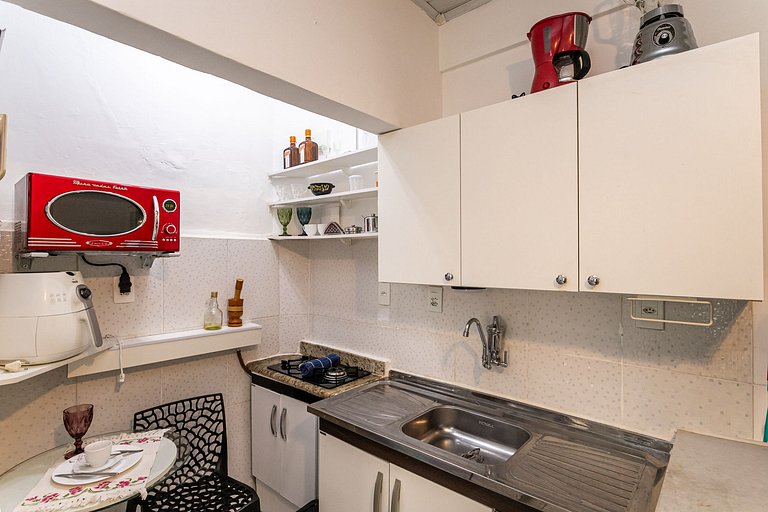 Apartamento em Copacabana perto da praia e do metrô | 4 hósp