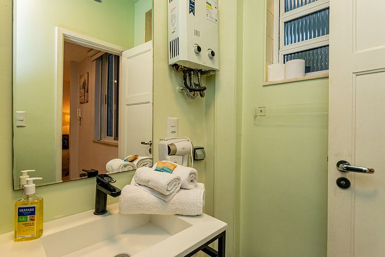 Botafogo: Comfort and Convenience for Two