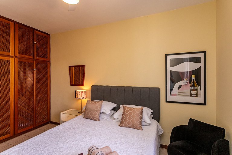 Barra da Tijuca: Oceanfront, Pool | Sleeps 4