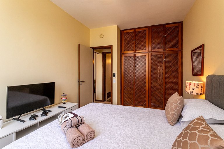 Barra da Tijuca: Oceanfront, Pool | Sleeps 4